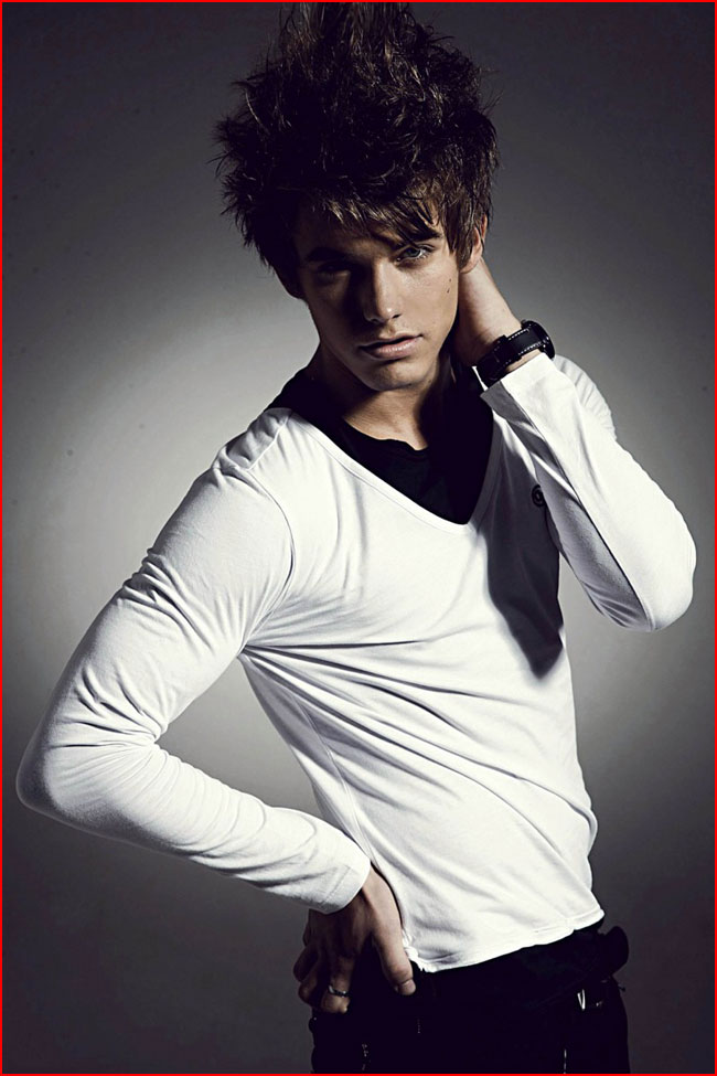 דוגמן אולג פנוב