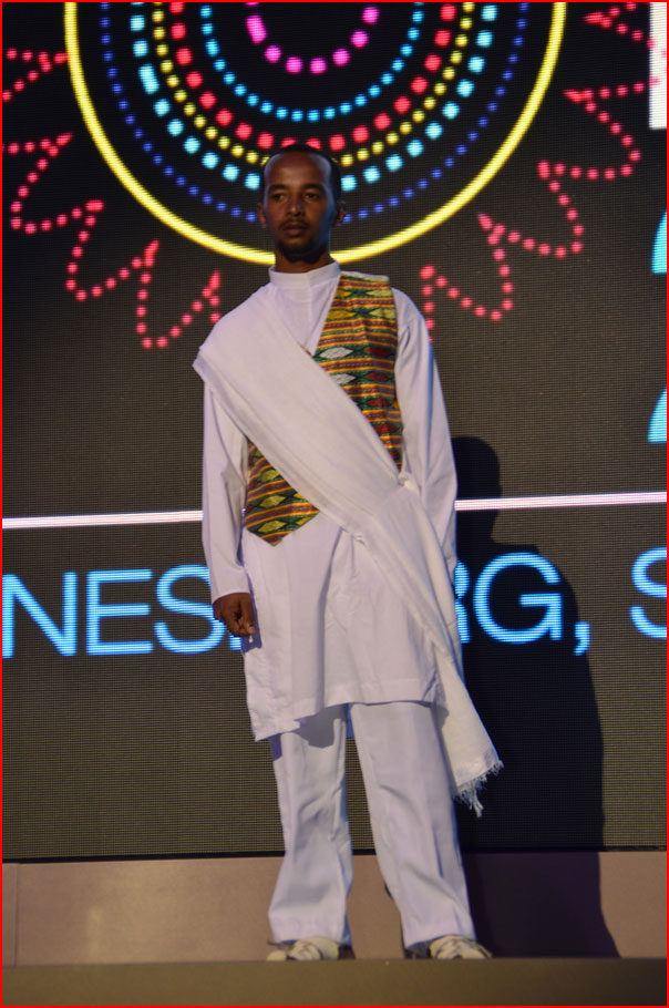 תלבושות לאומיות בתחרות מיסטר גיי
