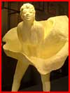 פסלים עשויים חמאה מאת ויפולה אטוקורלה